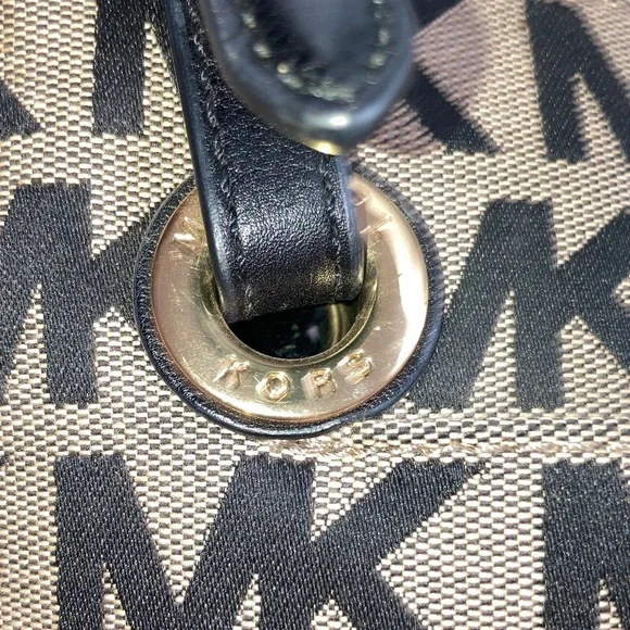 Michael Kors Signature Black and Tan Tote - Picture 4 of 10